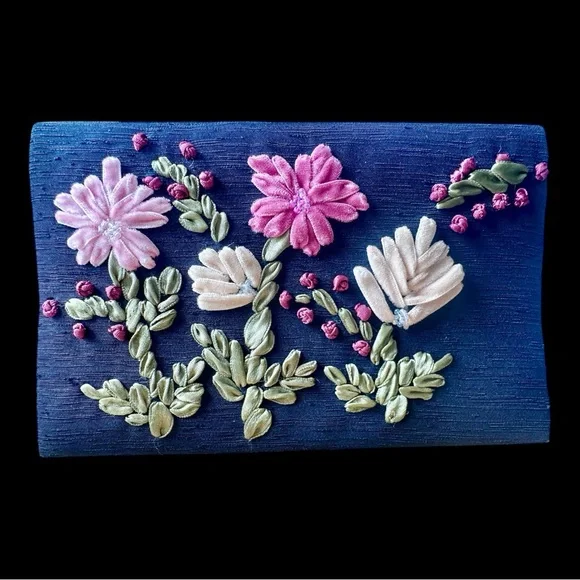 La Regale Vintage Embroidered Raw Black 8” x 5” Satin Clutch or Shoulder Bag - Picture 2 of 10